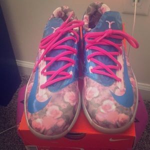 Nike KD 6 Aunt Pearl Brest Cancer Edition